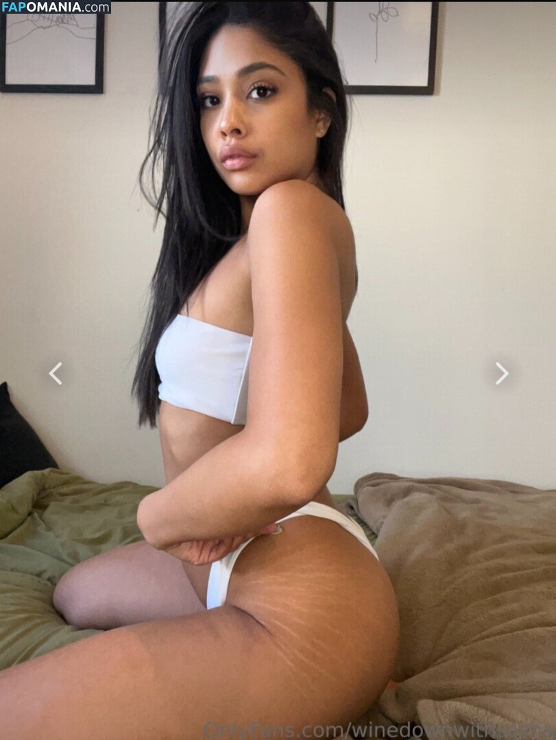 Sasha The Sommelier / _sashafrancesca / winedownwithsasha Naken OnlyFans  Läckta Foto #1