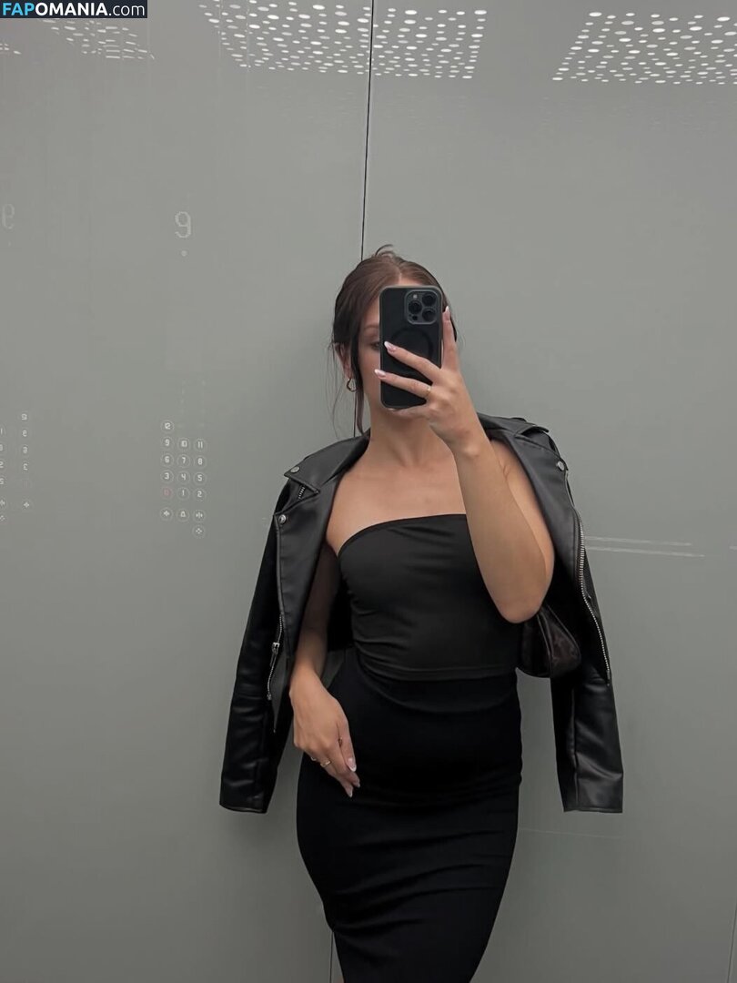 eminkarosikova / emrosik_ / secretofema Naken OnlyFans  Läckta Foto #11