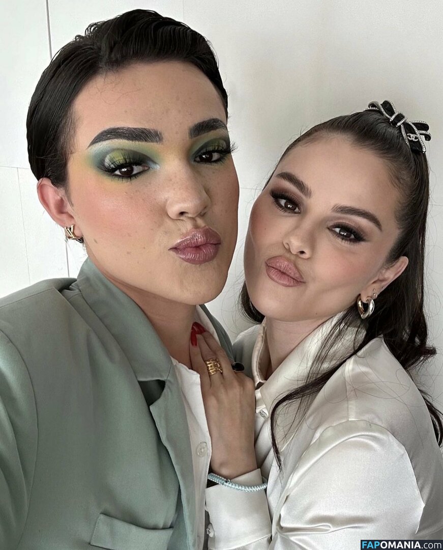 Selena Gomez Naken Läckta Foto #128