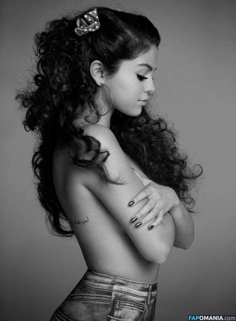 Selena Gomez Naken Läckta Foto #168