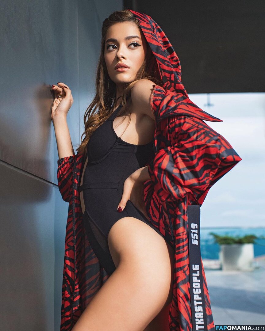 Simay Barlas Naken OnlyFans  Läckta Foto #3