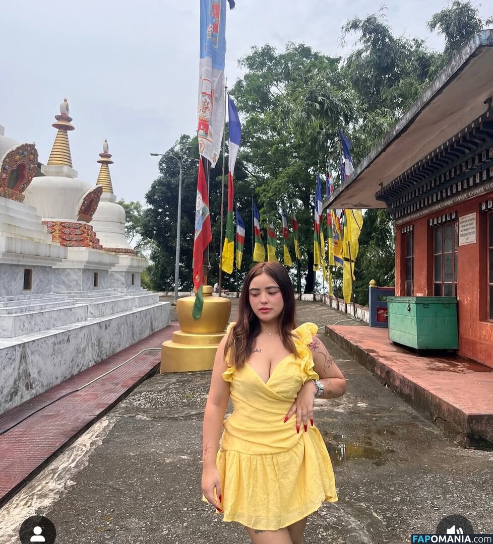 simranyonzon Naken OnlyFans  Läckta Foto #5