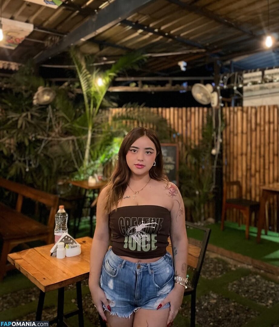 simranyonzon Naken OnlyFans  Läckta Foto #6