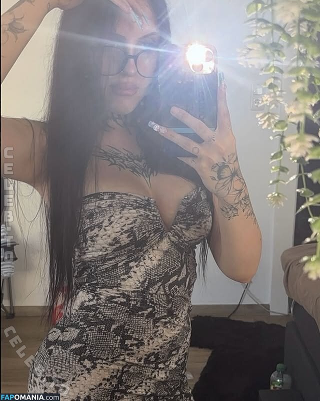 6.sophie.8 / sooophie_666 / your.local.hoe_68 Naken OnlyFans  Läckta Foto #1