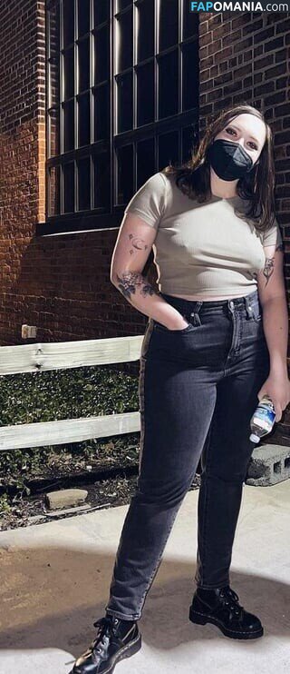 Soccer Mommy / Sophia Allison / soccermommyband Naken OnlyFans  Läckta Foto #2