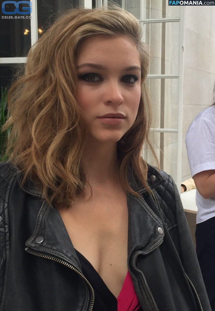 Sophie Cookson Naken OnlyFans  Läckta Foto #3