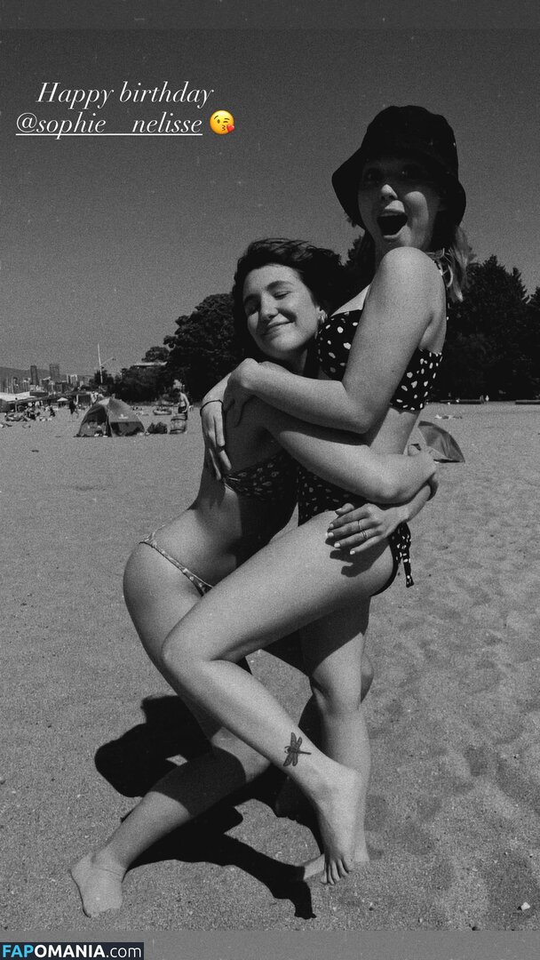 Sophie Nélisse / sophie__nelisse Naken OnlyFans  Läckta Foto #3