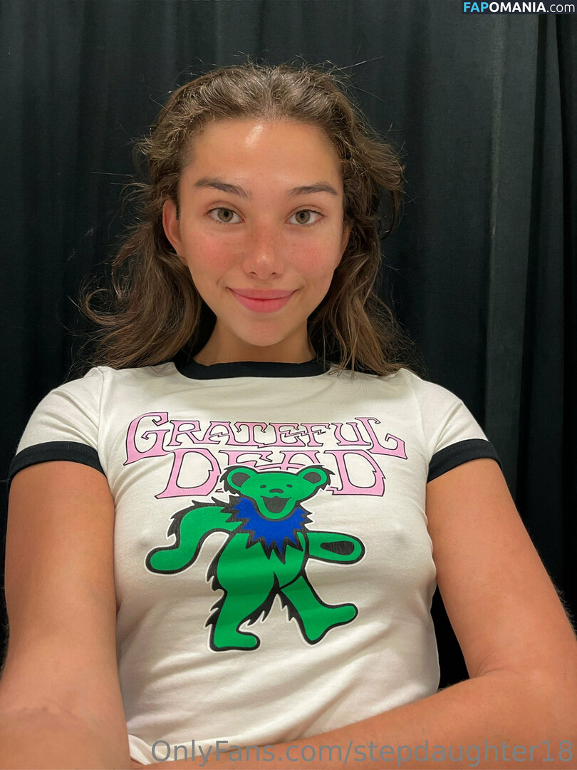 brianmcc23 / stepdaughter18 Naken OnlyFans  Läckta Foto #19