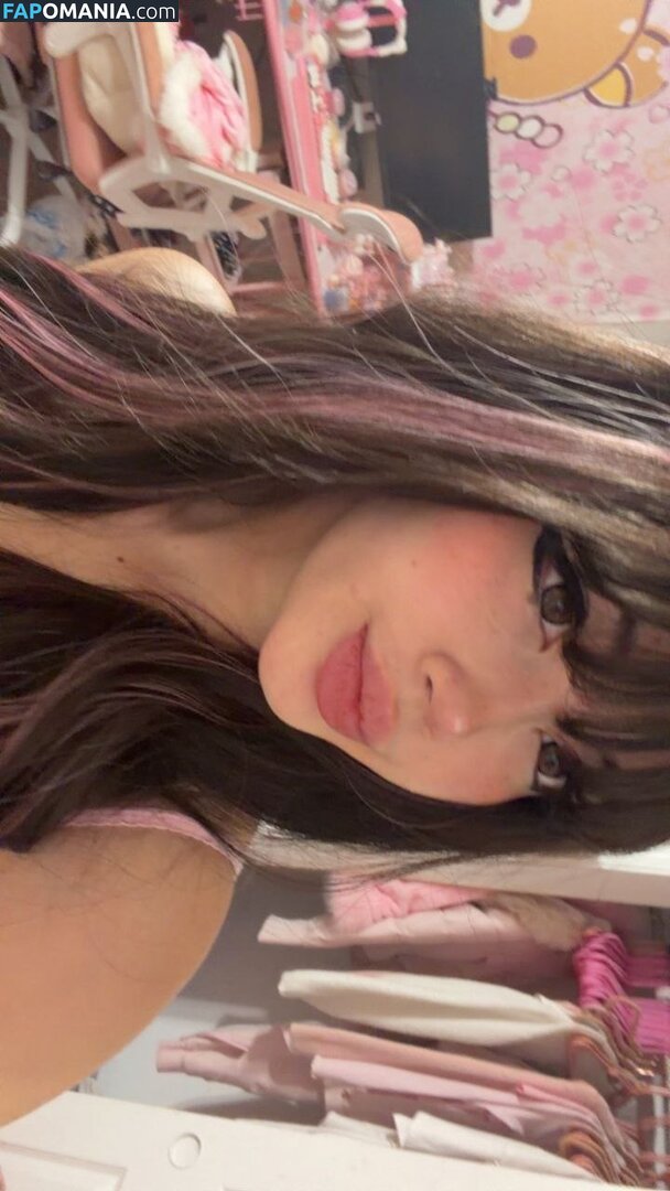 beanluvr13 / strawbari.zz / strawbarie / strawbarizz Naken OnlyFans  Läckta Foto #4
