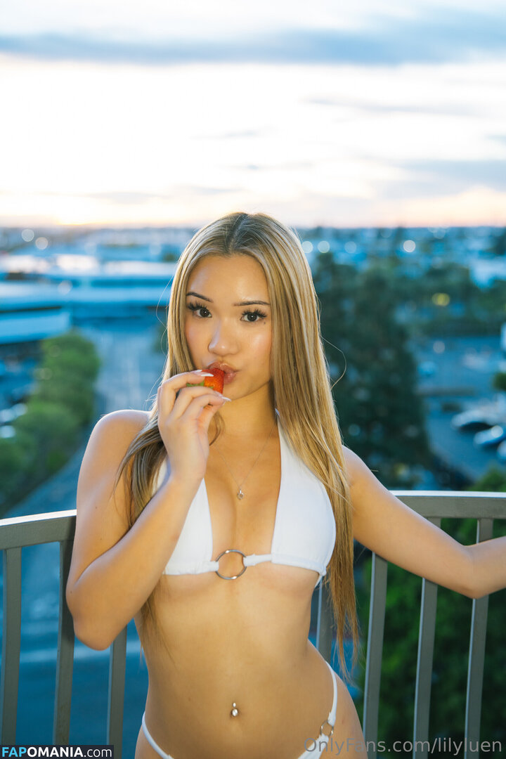 Lily Luen / Strawbunnyloop / lily.luen Naken OnlyFans  Läckta Foto #6