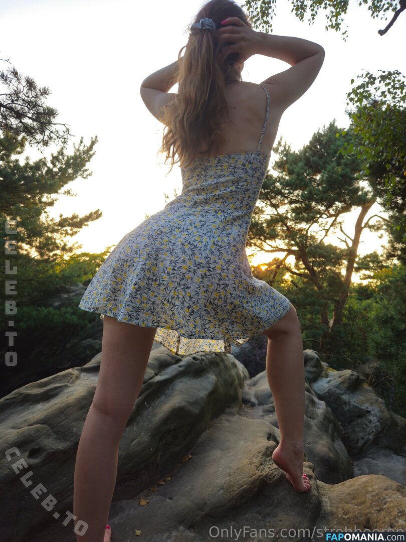 strohbeeren Naken OnlyFans  Läckta Foto #1