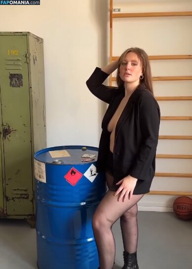 huladew / juliamia_official / suesses.rot Naken OnlyFans  Läckta Foto #62