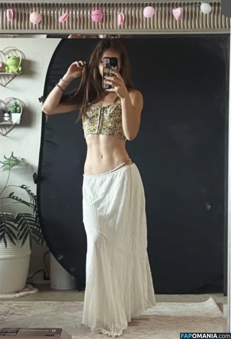 Sunflower ASMR / sunflowerVA / sunflowerrasmr Naken OnlyFans  Läckta Foto #2