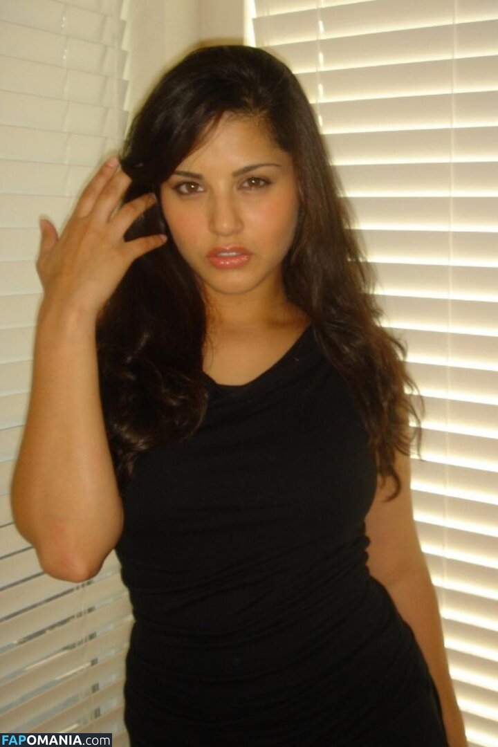 Sunny Leone / https: / sunnyleone Naken OnlyFans  Läckta Foto #8