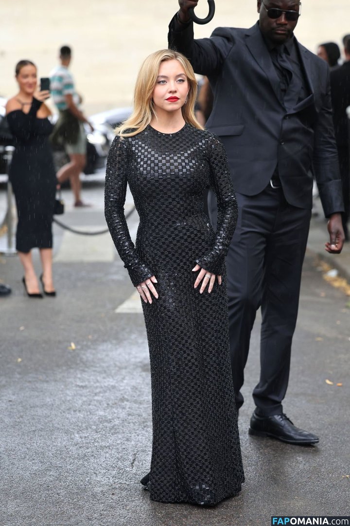 Sydney Sweeney Naken Läckta Foto #174