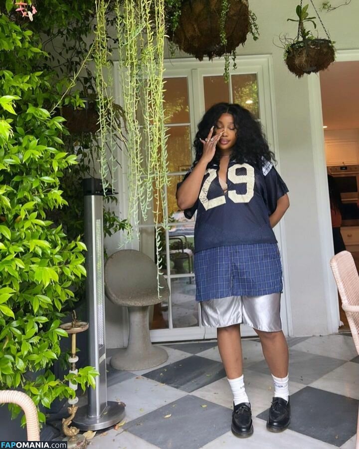 SZA / Solana Rowe / thejad3x Naken OnlyFans  Läckta Foto #4