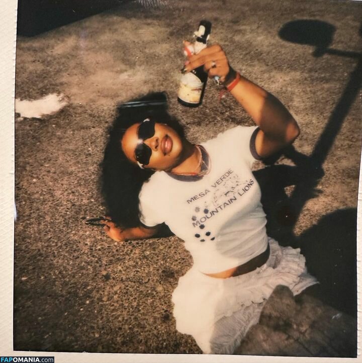 SZA / Solana Rowe / thejad3x Naken OnlyFans  Läckta Foto #8