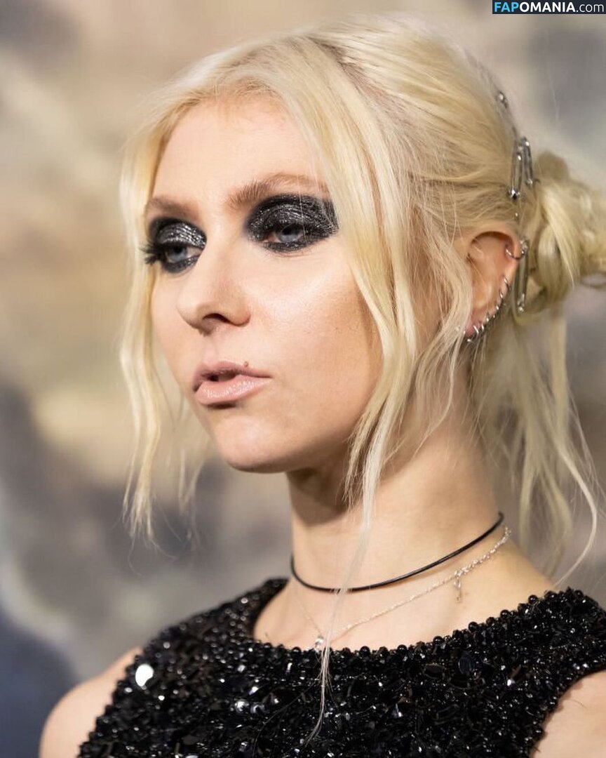 Taylor Momsen / aryelsoul / taylormomsen Naken OnlyFans  Läckta Foto #707