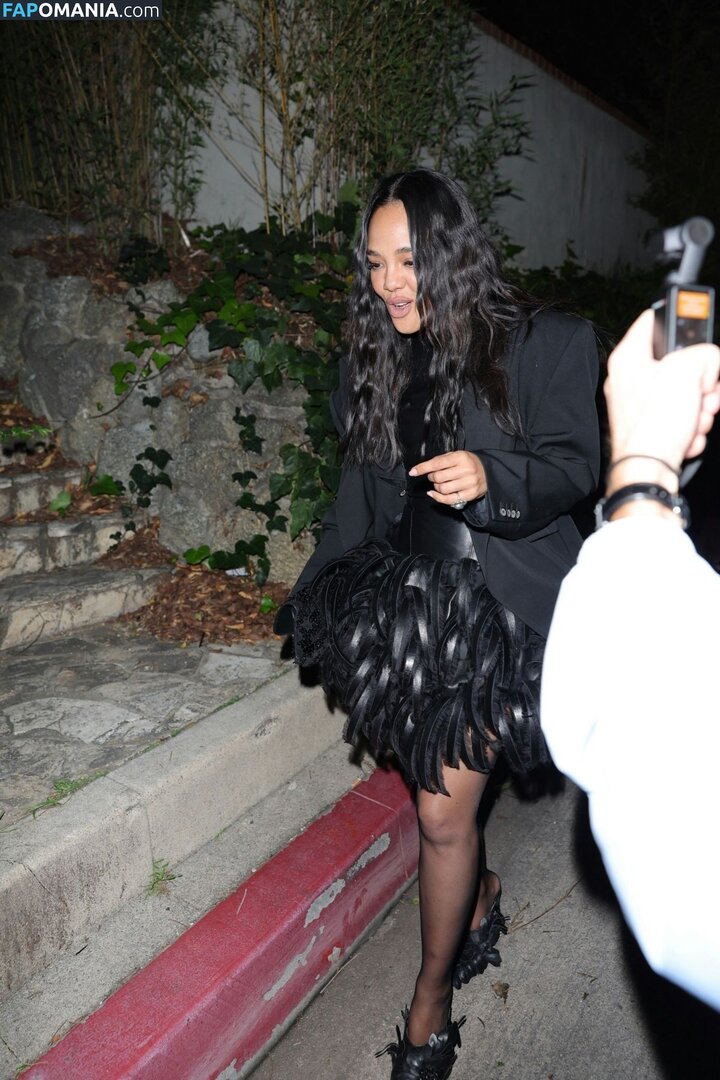 Tessa Thompson / tessamaethompson / tessathompsonx Naken OnlyFans  Läckta Foto #7
