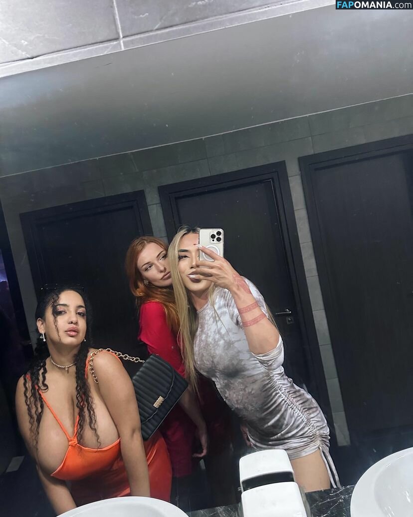 girlinred / thegirlinred0 Naken OnlyFans  Läckta Foto #110