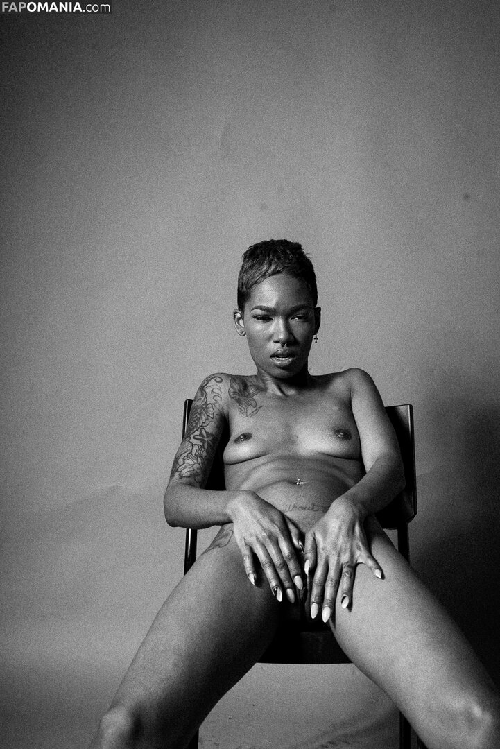 TheRealTiaReid / Tia Reid / corpsdedieu / https: / officialtiareid Naken OnlyFans  Läckta Foto #2