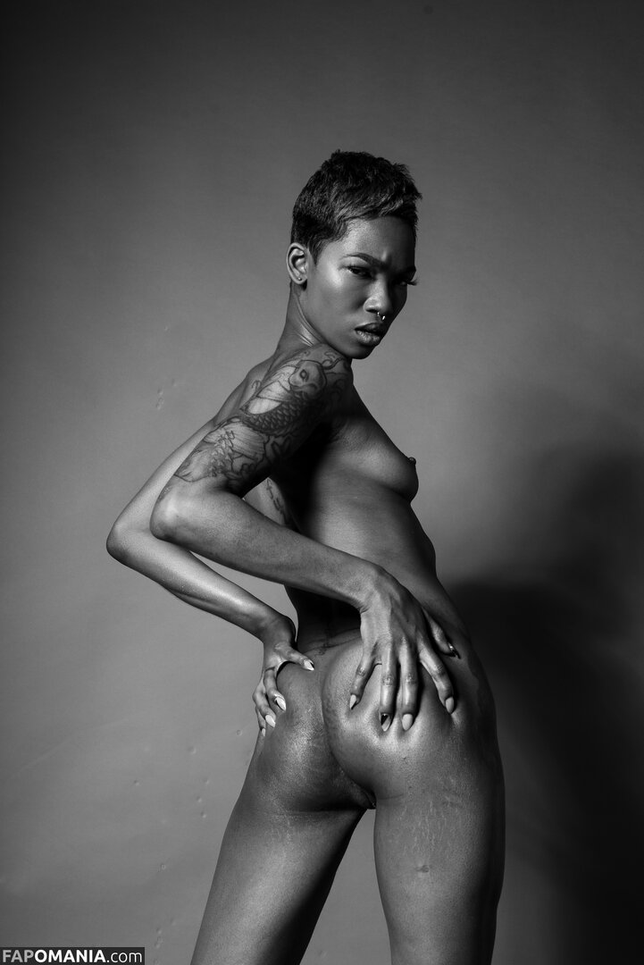 TheRealTiaReid / Tia Reid / corpsdedieu / https: / officialtiareid Naken OnlyFans  Läckta Foto #12