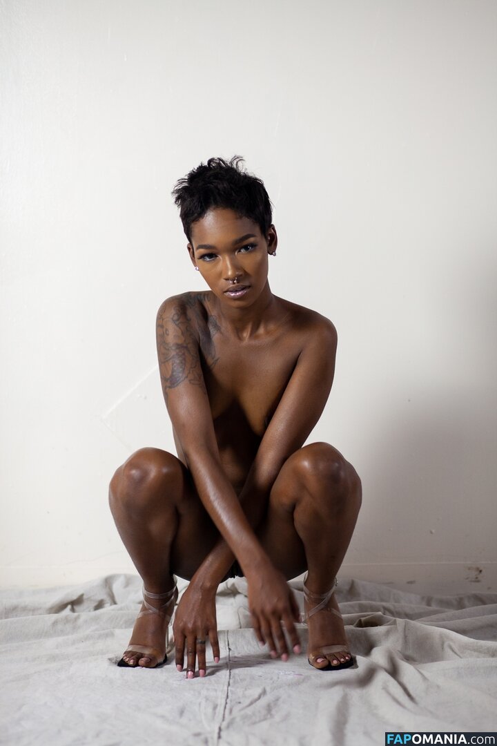 TheRealTiaReid / Tia Reid / corpsdedieu / https: / officialtiareid Naken OnlyFans  Läckta Foto #14