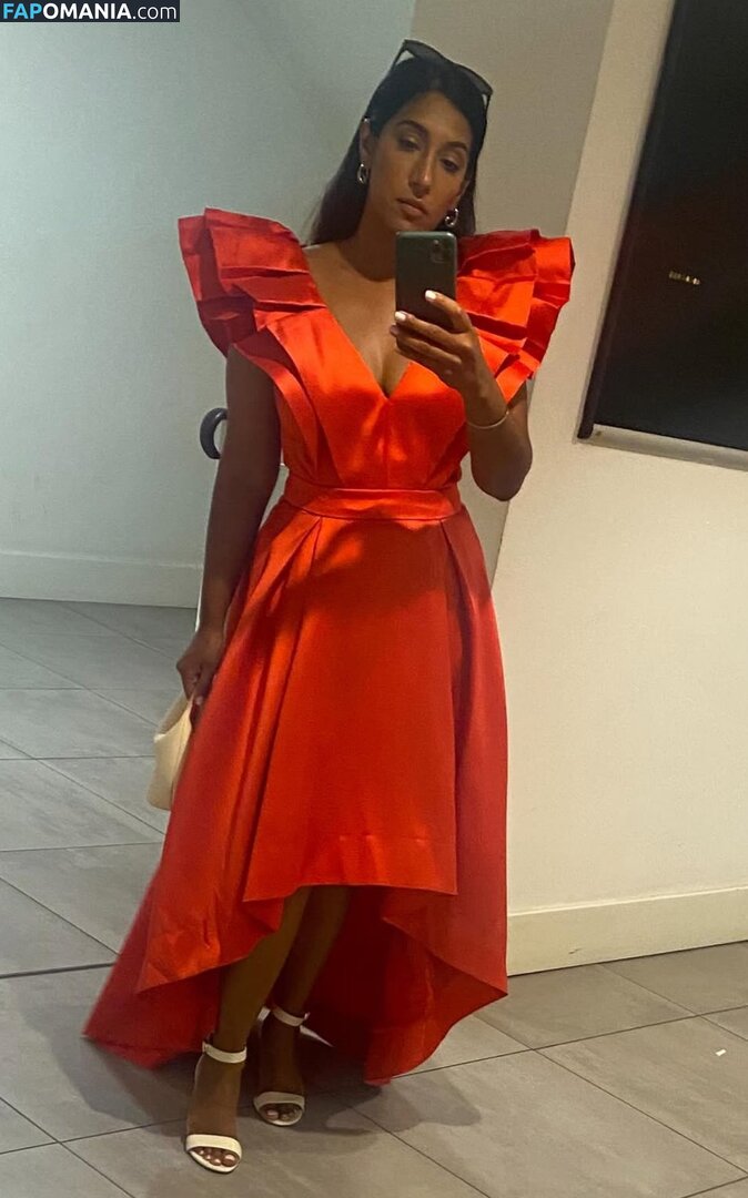 Tina Daheley / https: / tinadaheley Naken OnlyFans  Läckta Foto #16