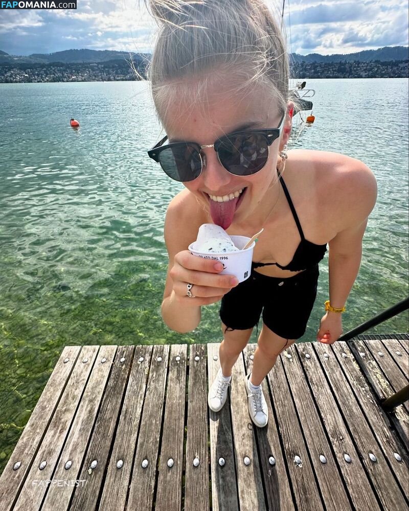 Tina Hausmann Naken OnlyFans  Läckta Foto #2