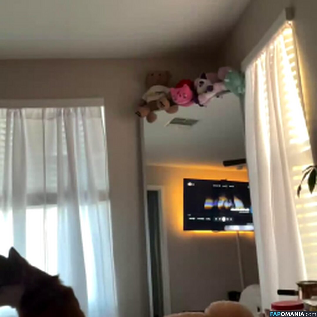 kayla.tran / kaylakipp / peachlingg / tinyyyk Naken OnlyFans  Läckta Foto #24