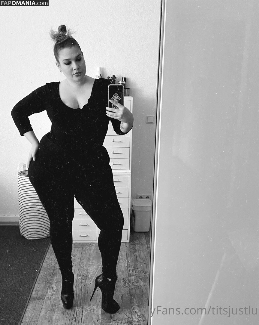 titsjustlu Naken OnlyFans  Läckta Foto #1