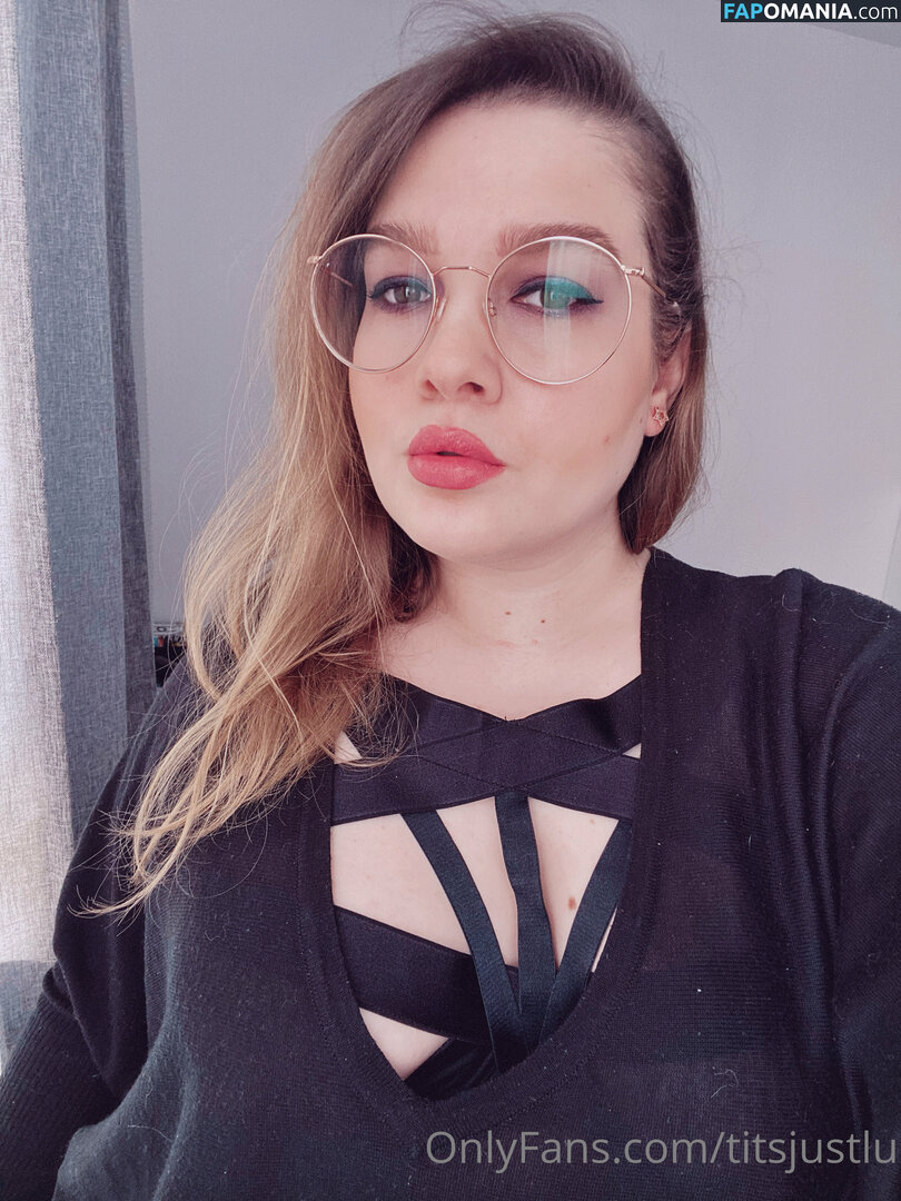 titsjustlu Naken OnlyFans  Läckta Foto #2