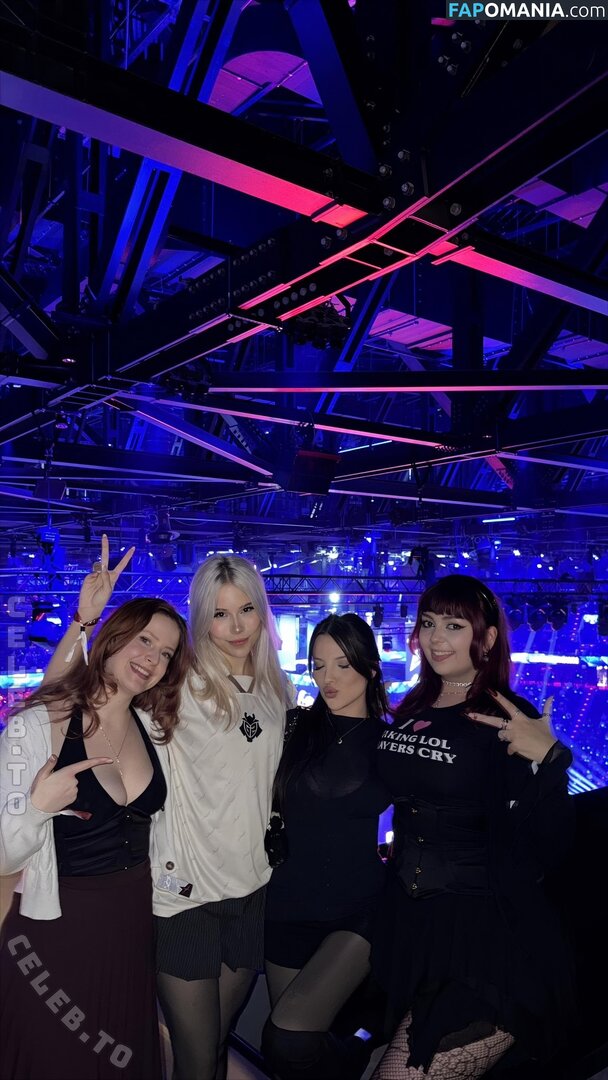 Twostonelol / https: Naken OnlyFans  Läckta Foto #1