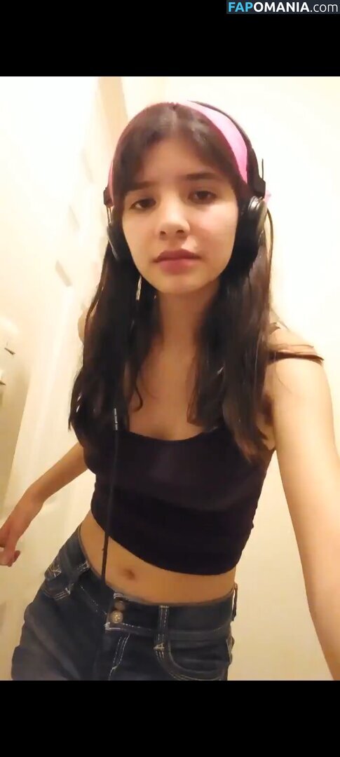 ValeCast0705 / Valeria Castañeda Naken OnlyFans  Läckta Foto #2