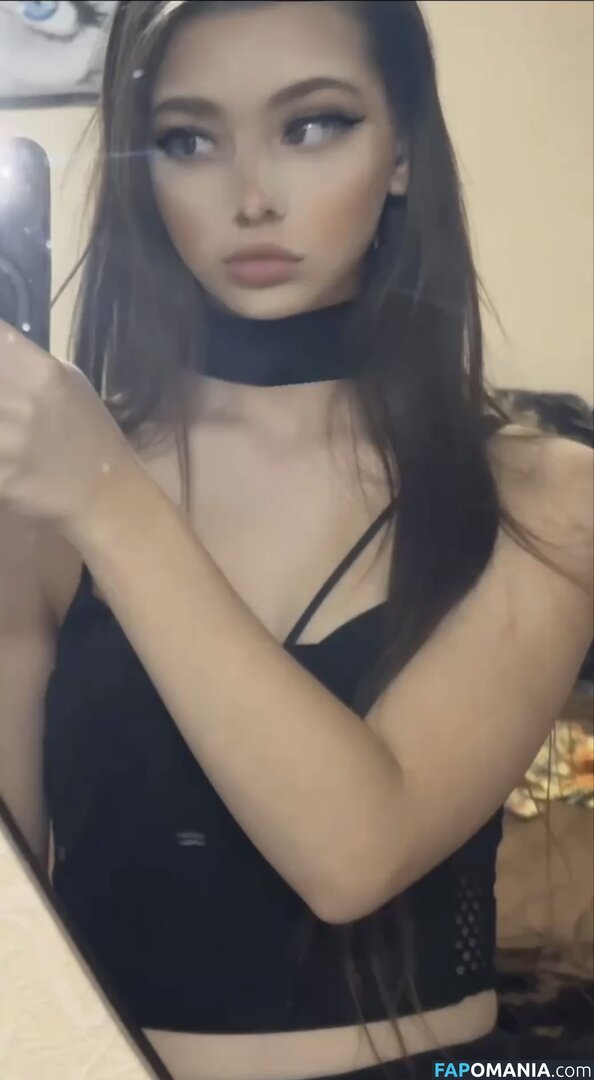 Valeri / _valeririi Naken OnlyFans  Läckta Foto #1