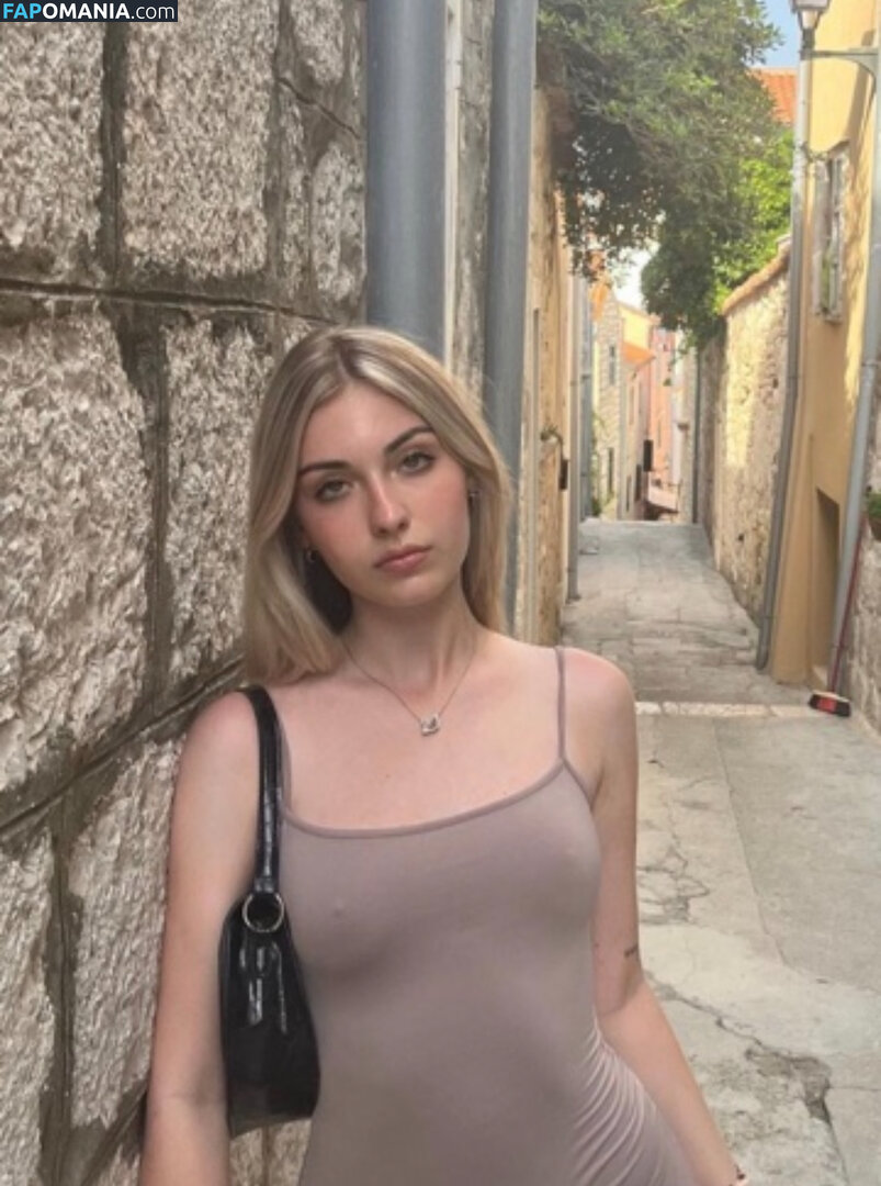 Hungarian / Magyar / Vas Megyei Lányok / szps_blnk Naken OnlyFans  Läckta Foto #1