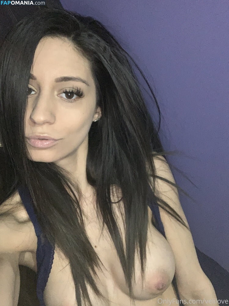 velilove Naken OnlyFans  Läckta Foto #4