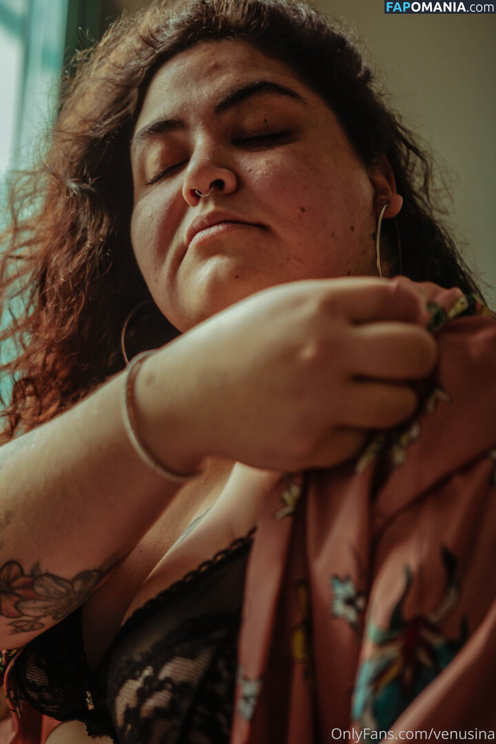 venusina Naken OnlyFans  Läckta Foto #7
