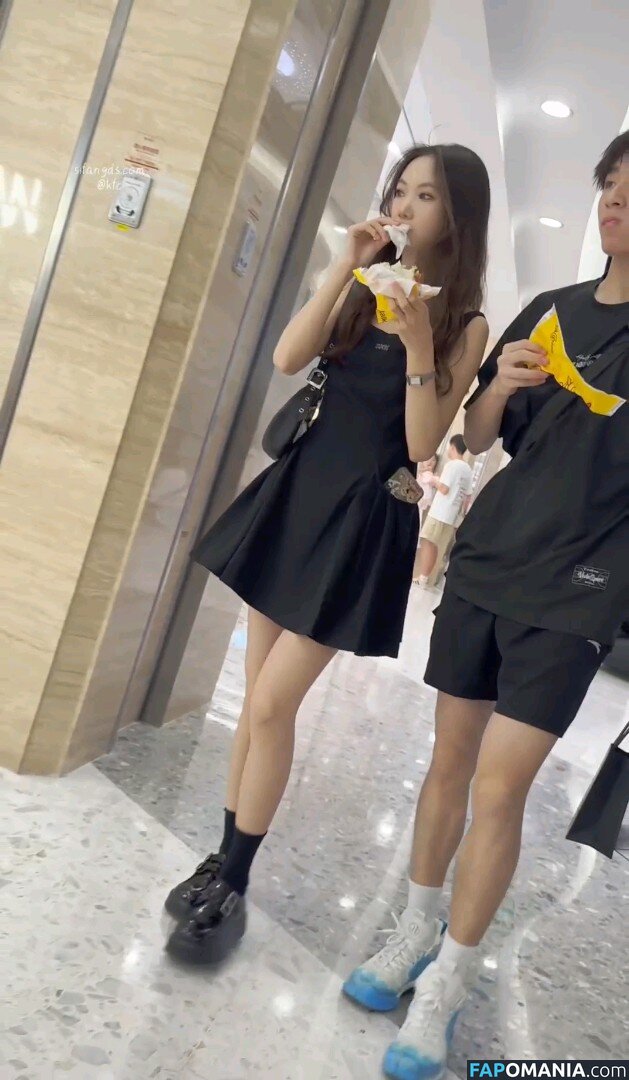 Voyeur Asian Pissing Toilet &Amp; Upskirts Only / girlspissin / https: Naken OnlyFans  Läckta Foto #7