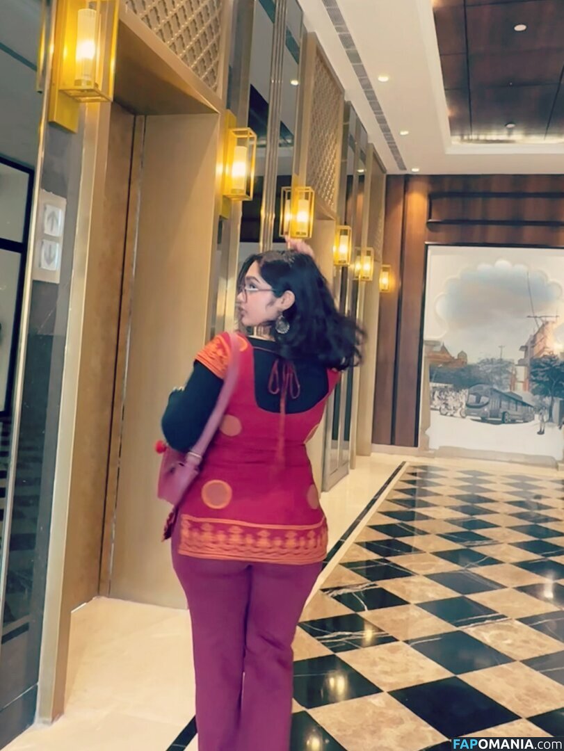 vr / vrindardddd_ Naken OnlyFans  Läckta Foto #24
