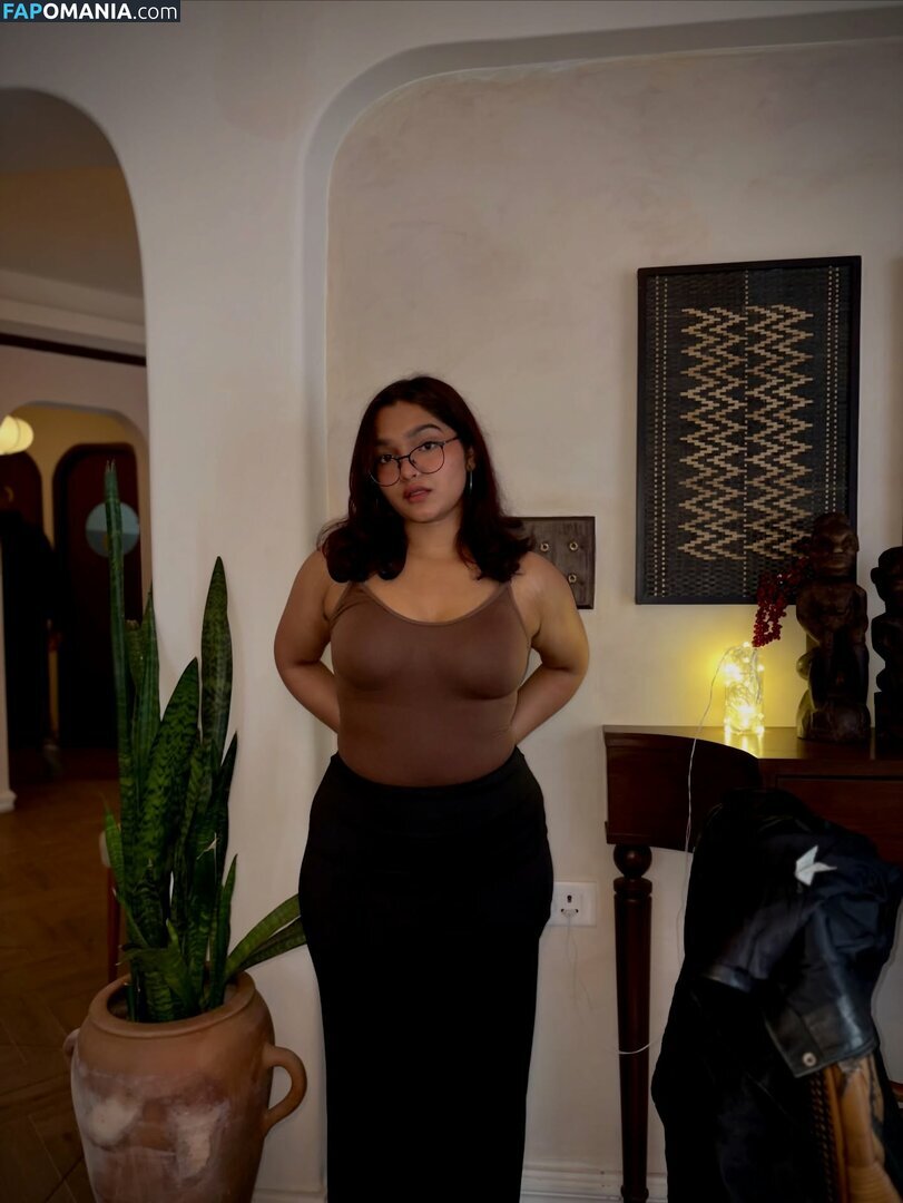 vr / vrindardddd_ Naken OnlyFans  Läckta Foto #26