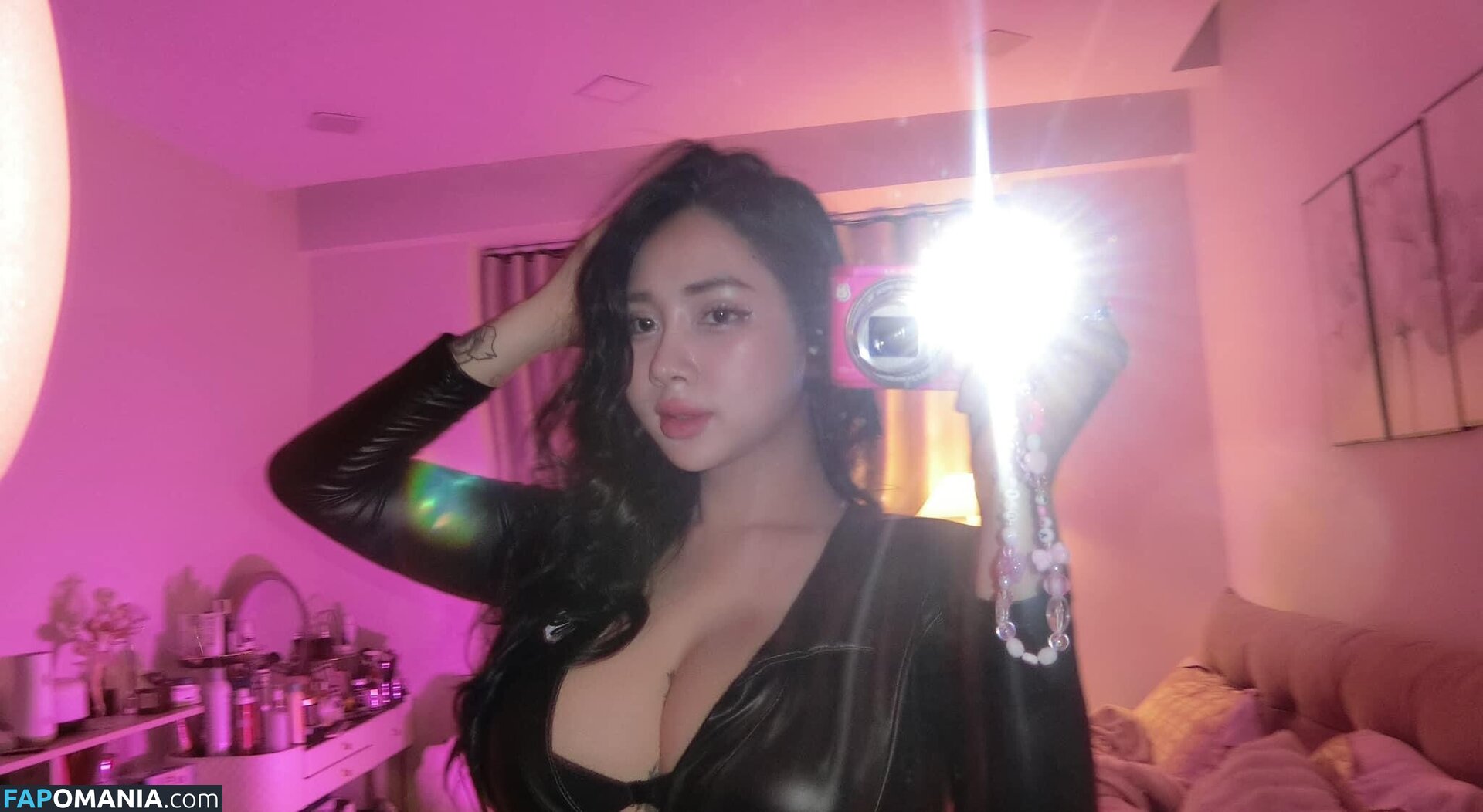 vynehellebore / vyvy.babieeeew / vyvybabiee Naken OnlyFans  Läckta Foto #2