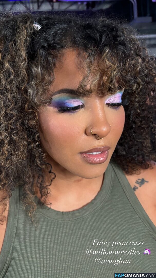 Willow Nightingale / willowwrestles Naken OnlyFans  Läckta Foto #1