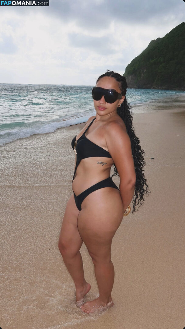 Keepingup.wityami / Yamile Duran Naken OnlyFans  Läckta Foto #1