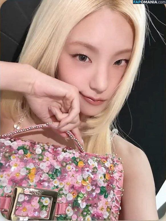 Hwang Ye-ji / ITZY (예지 / Yeji / yezyizhere Naken OnlyFans  Läckta Foto #18