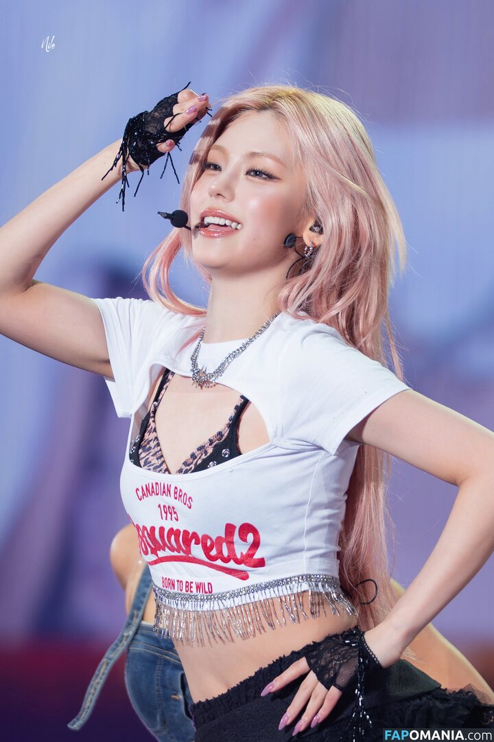 Hwang Ye-ji / ITZY (예지 / Yeji / yezyizhere Naken OnlyFans  Läckta Foto #48