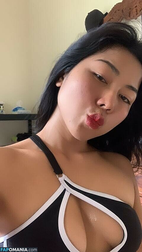 Made Rusmi / https: / rosemery01_ / yourbabby15 Naken OnlyFans  Läckta Foto #4