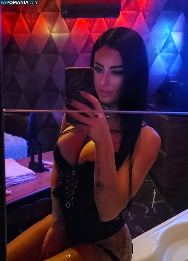 _yourfavouriteflower / https: / yourfavouritelittlebrat Naken OnlyFans  Läckta Foto #1
