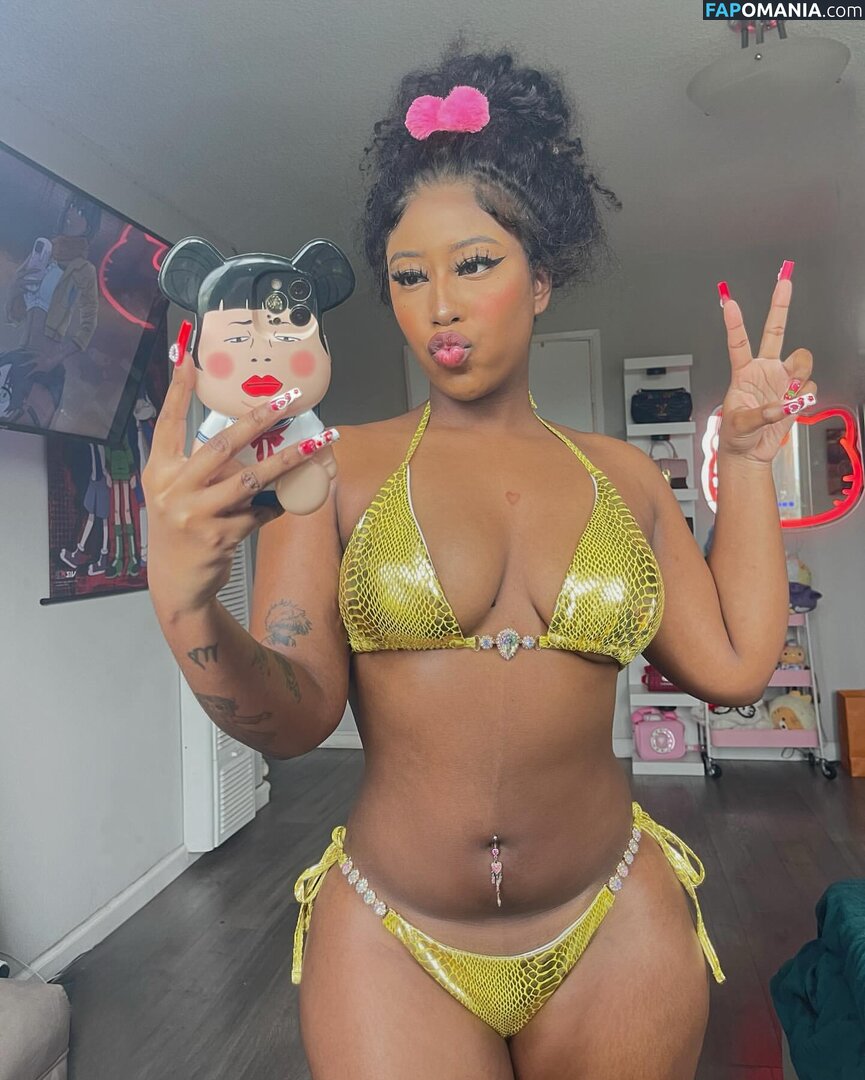 yungnena / yungnenaa Naken OnlyFans  Läckta Foto #2