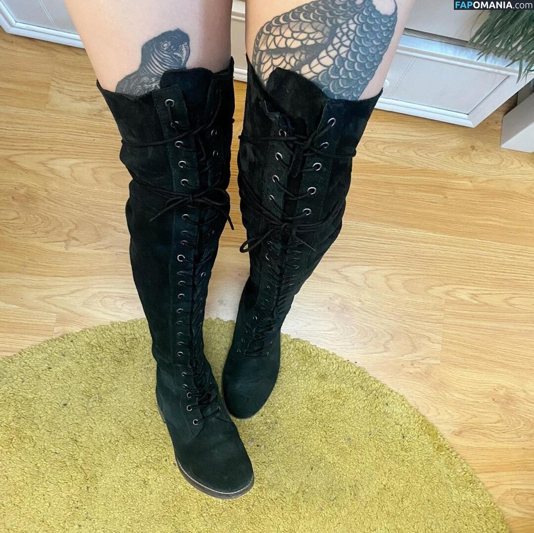 Yvette Young / yvetteyoung Naken OnlyFans  Läckta Foto #2